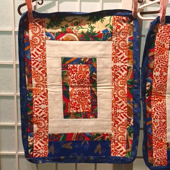 2 Holiday/Christmas Table place Mats for completion 4974 - Picture 2 of 8